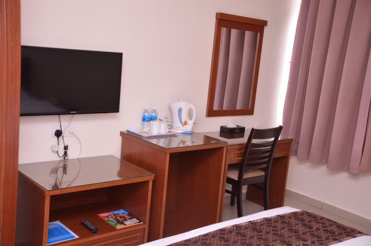 Hotel Palm Inn Butterworth Buitenkant foto